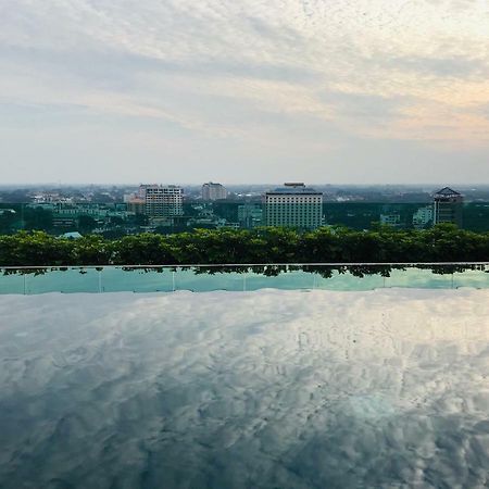 Astra Suites Central Chiang Mai Exteriör bild