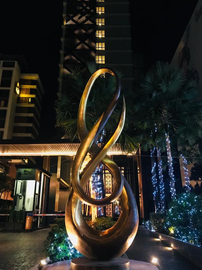 Astra Suites Central Chiang Mai Exteriör bild