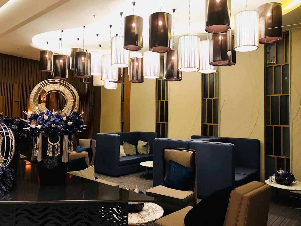 Astra Suites Central Chiang Mai Exteriör bild