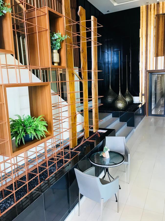 Astra Suites Central Chiang Mai Exteriör bild