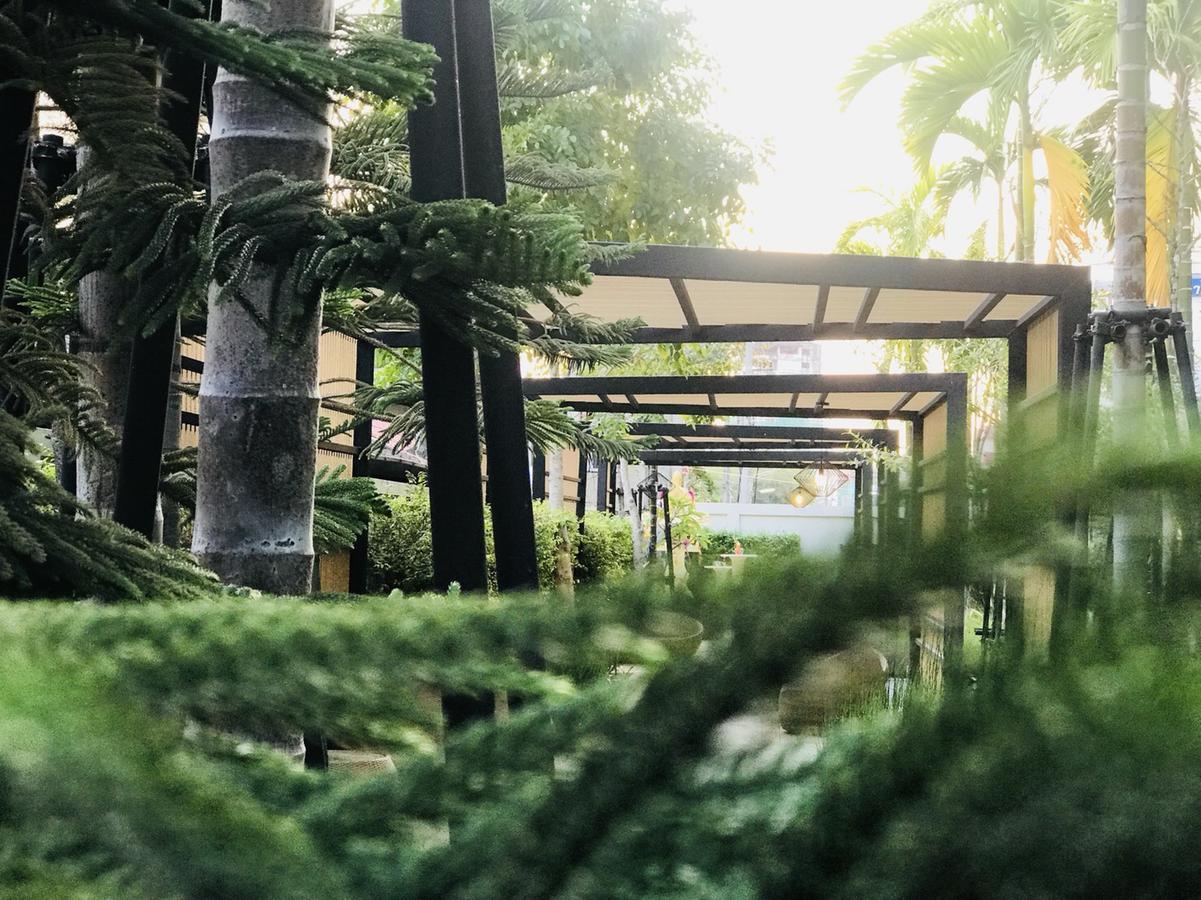 Astra Suites Central Chiang Mai Exteriör bild