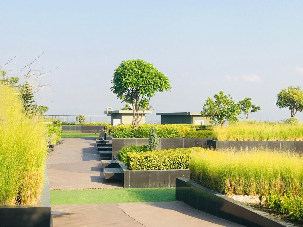 Astra Suites Central Chiang Mai Exteriör bild