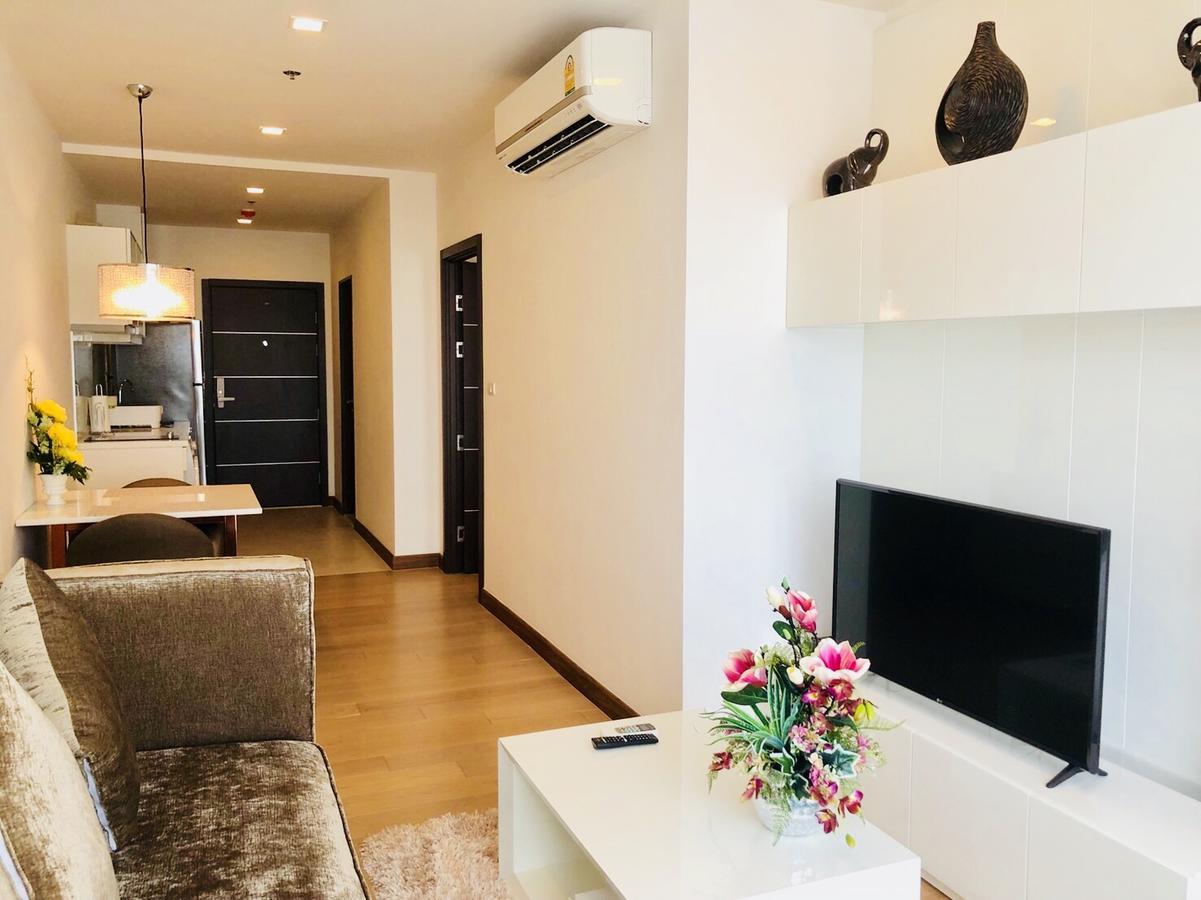 Astra Suites Central Chiang Mai Exteriör bild