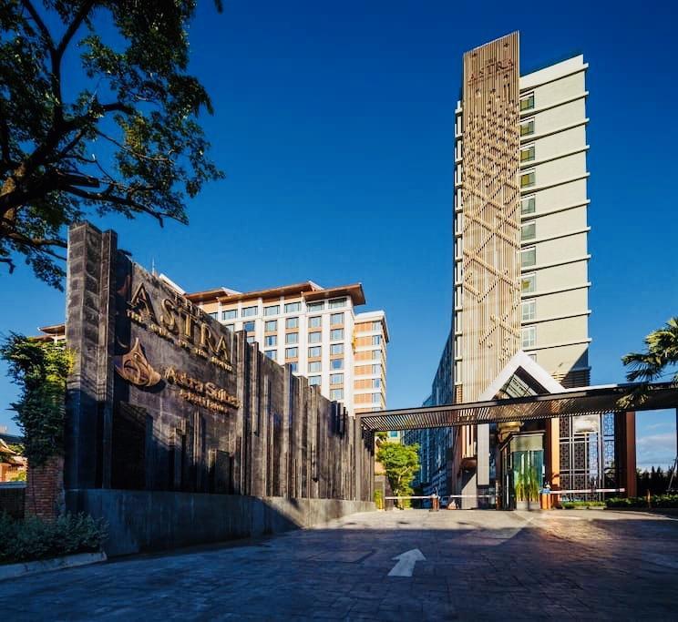 Astra Suites Central Chiang Mai Exteriör bild
