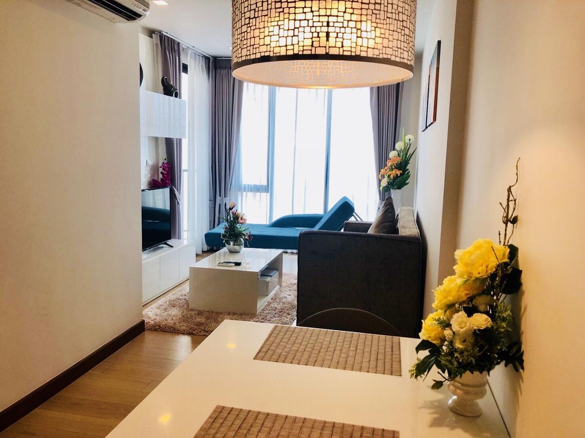 Astra Suites Central Chiang Mai Exteriör bild
