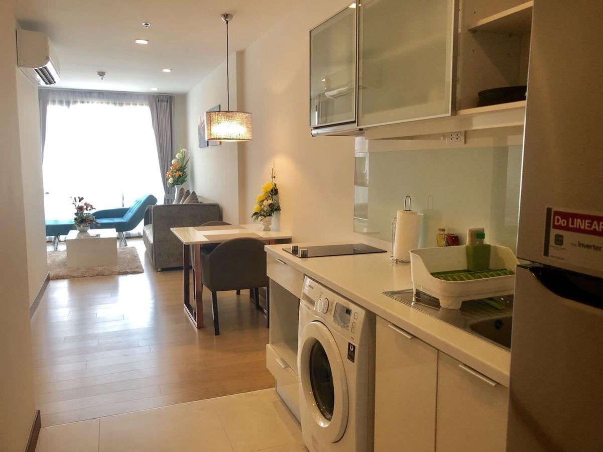 Astra Suites Central Chiang Mai Exteriör bild
