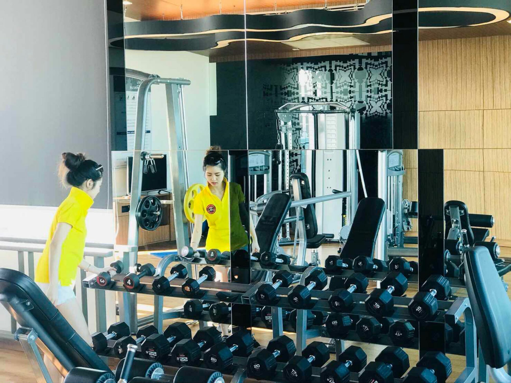 Astra Suites Central Chiang Mai Exteriör bild
