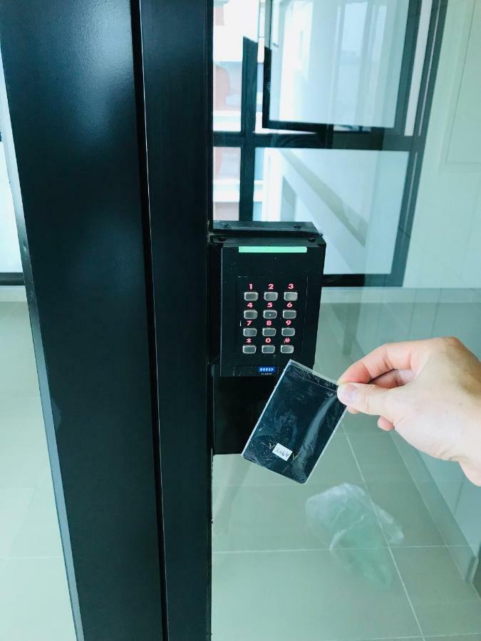 Astra Suites Central Chiang Mai Exteriör bild