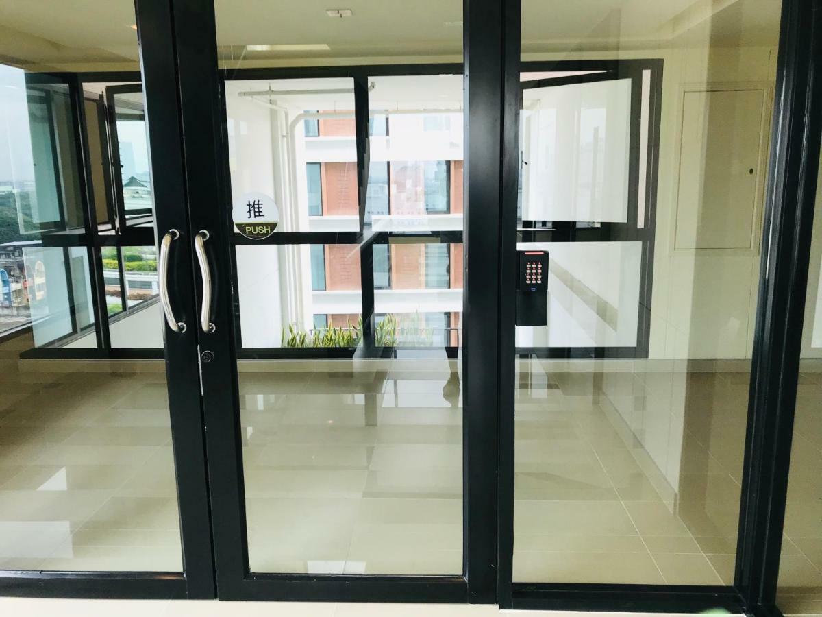 Astra Suites Central Chiang Mai Exteriör bild